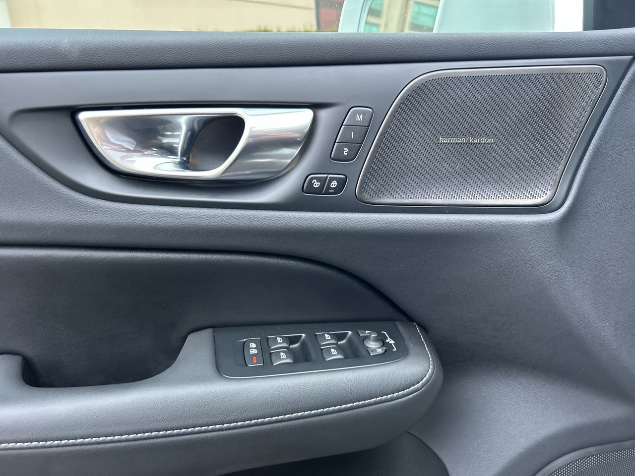 2025 Volvo V60 Cross Country in Richmond, British Columbia