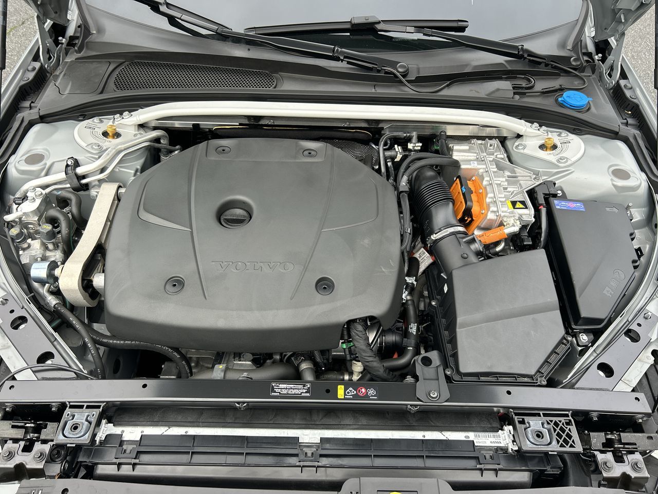 Volvo V60 Plug-In Hybrid  2025 à Richmond, Colombie-Britannique