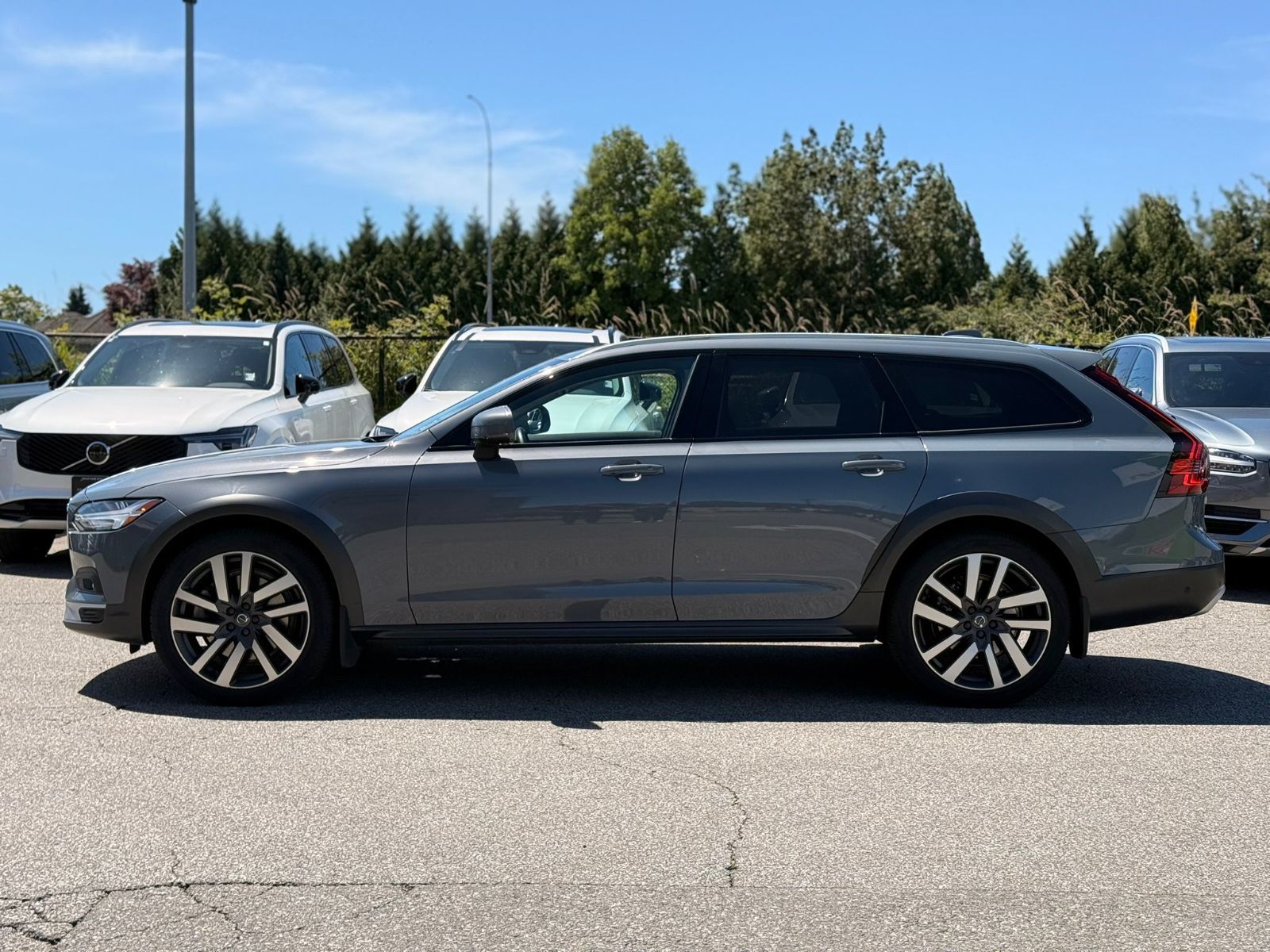 2022 Volvo V90 Cross Country in Richmond, British Columbia