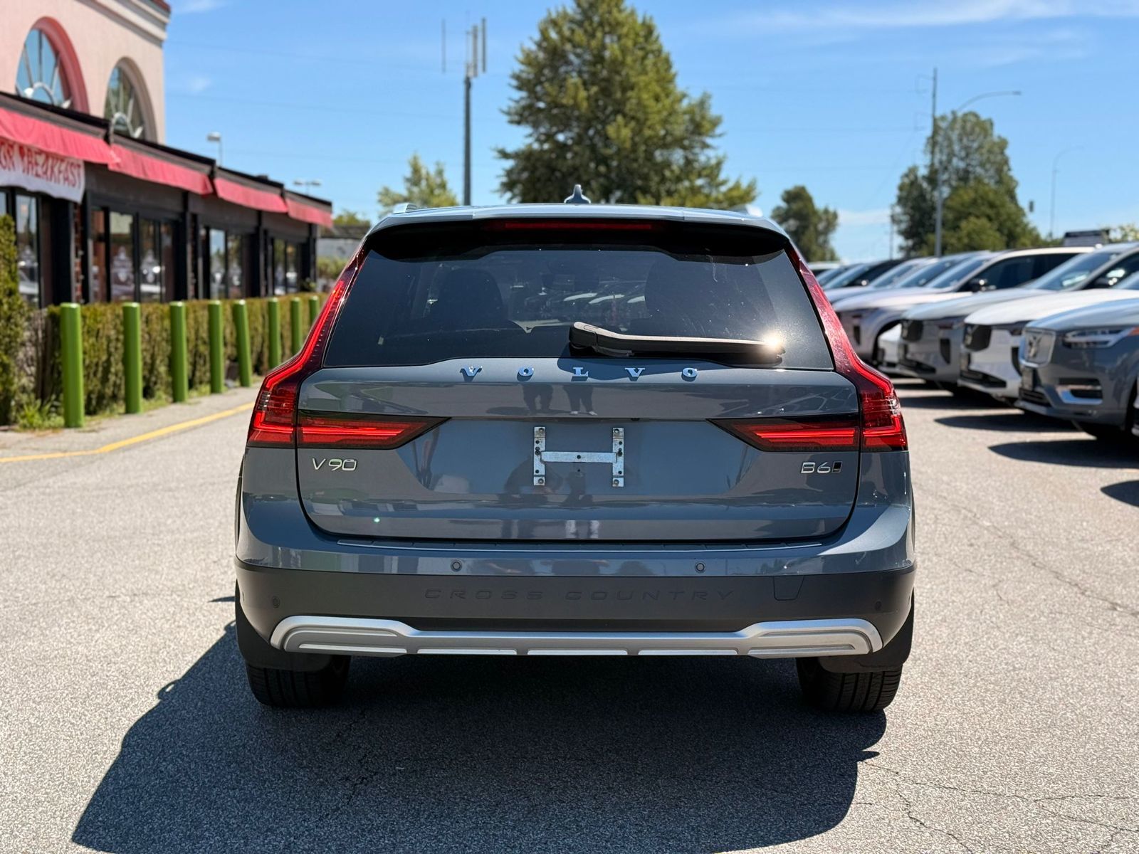 2022 Volvo V90 Cross Country in Richmond, British Columbia