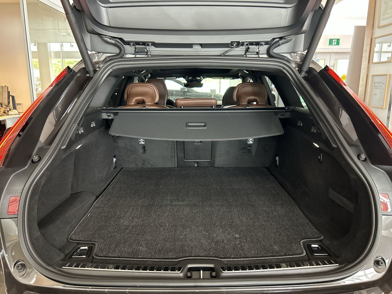 2025 Volvo V90 Cross Country in Richmond, British Columbia