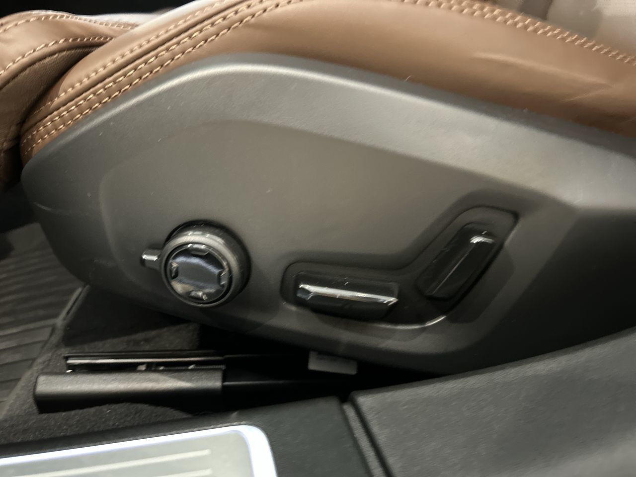 2025 Volvo V90 Cross Country in Richmond, British Columbia