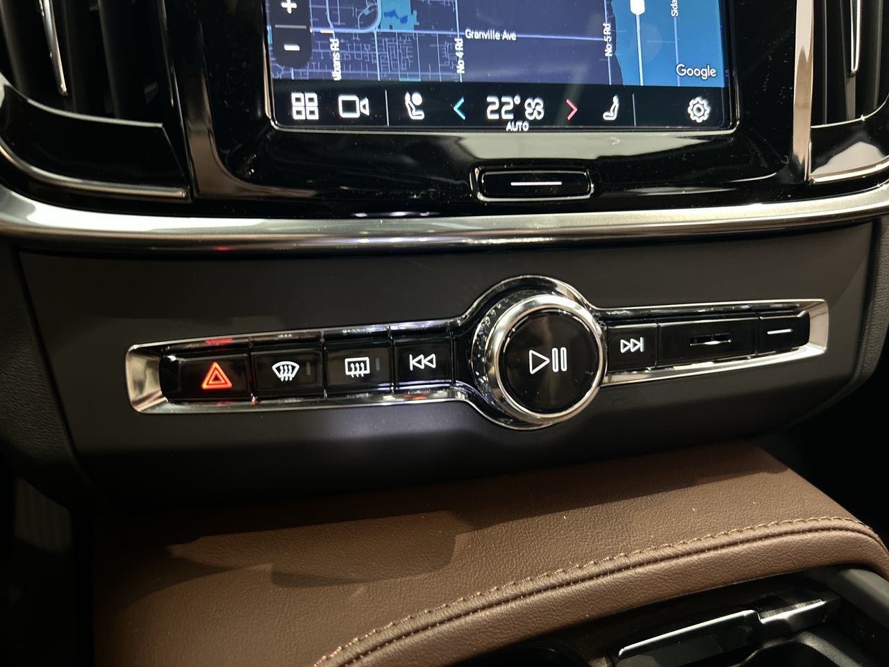 2025 Volvo V90 Cross Country in Richmond, British Columbia