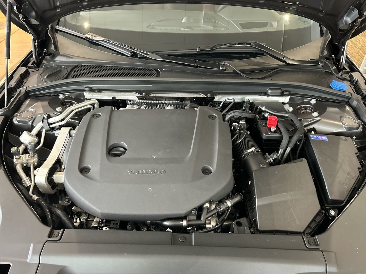 2025 Volvo V90 Cross Country in Richmond, British Columbia