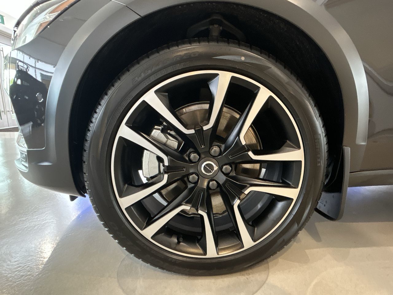 2025 Volvo V90 Cross Country in Richmond, British Columbia