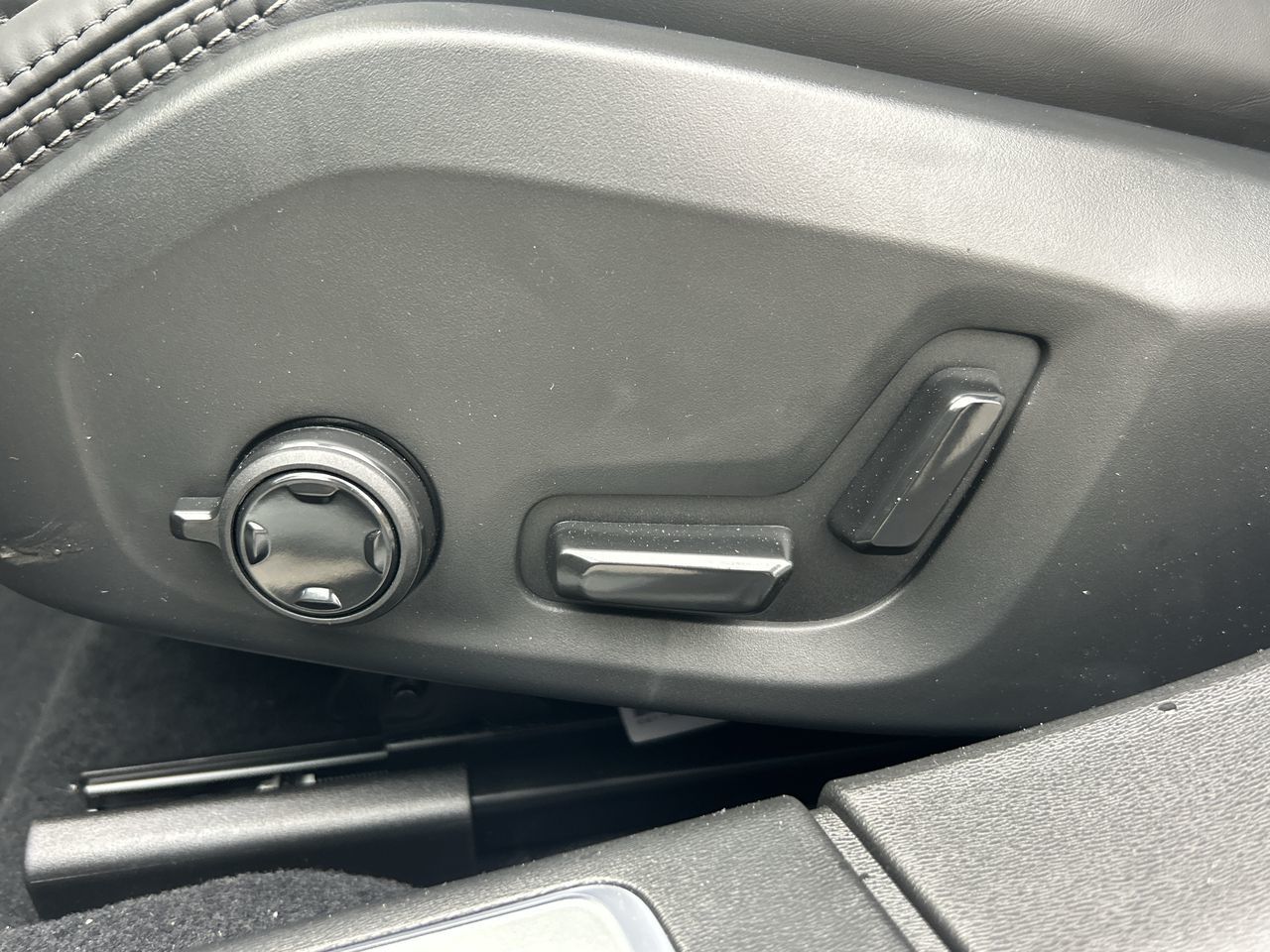 2026 Volvo V90 Cross Country in Richmond, British Columbia