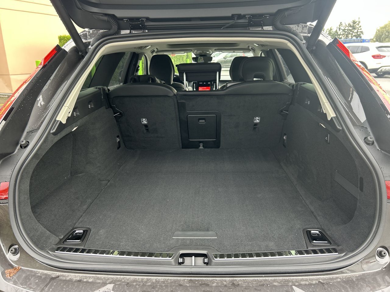 2026 Volvo V90 Cross Country in Richmond, British Columbia