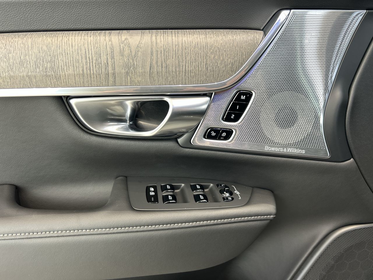 2026 Volvo V90 Cross Country in Richmond, British Columbia