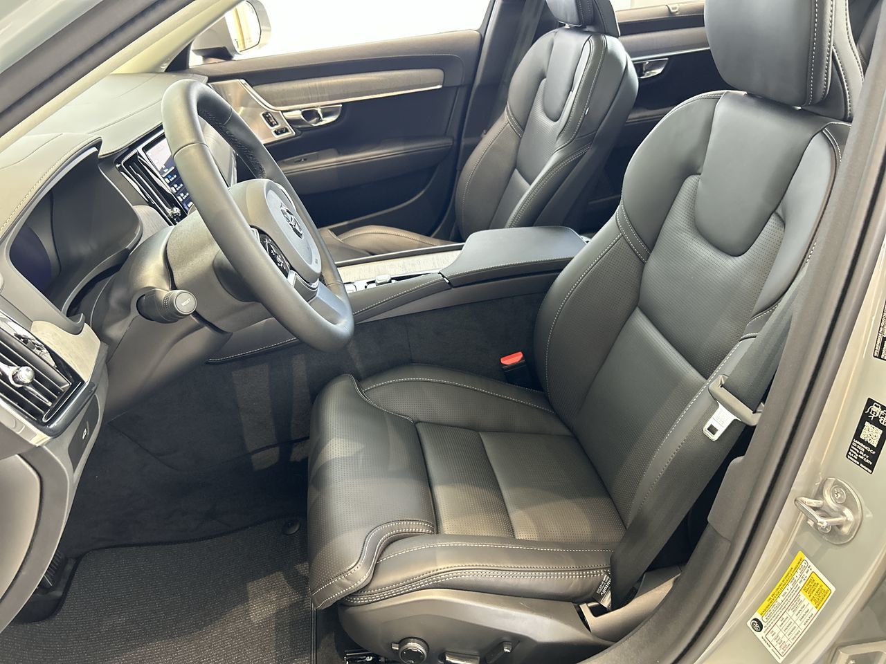 2026 Volvo V90 Cross Country in Richmond, British Columbia