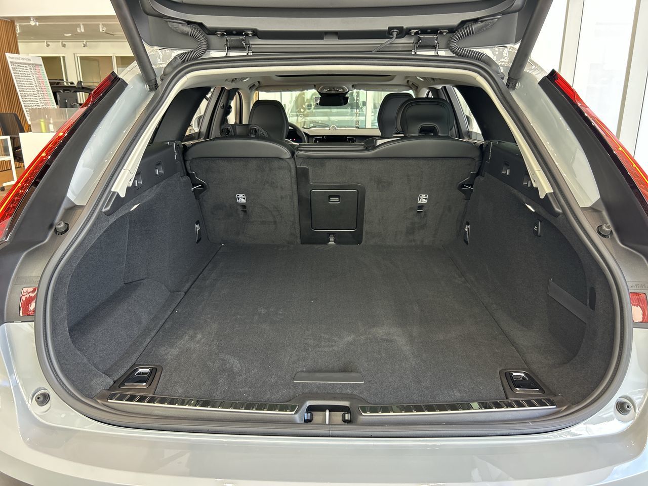 2026 Volvo V90 Cross Country in Richmond, British Columbia