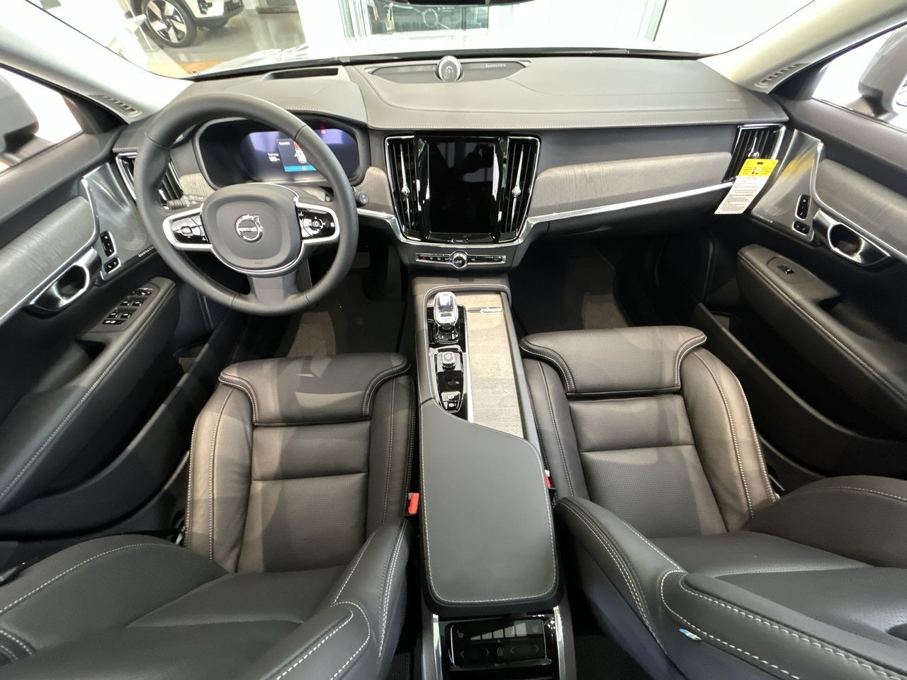 2026 Volvo V90 Cross Country in Richmond, British Columbia