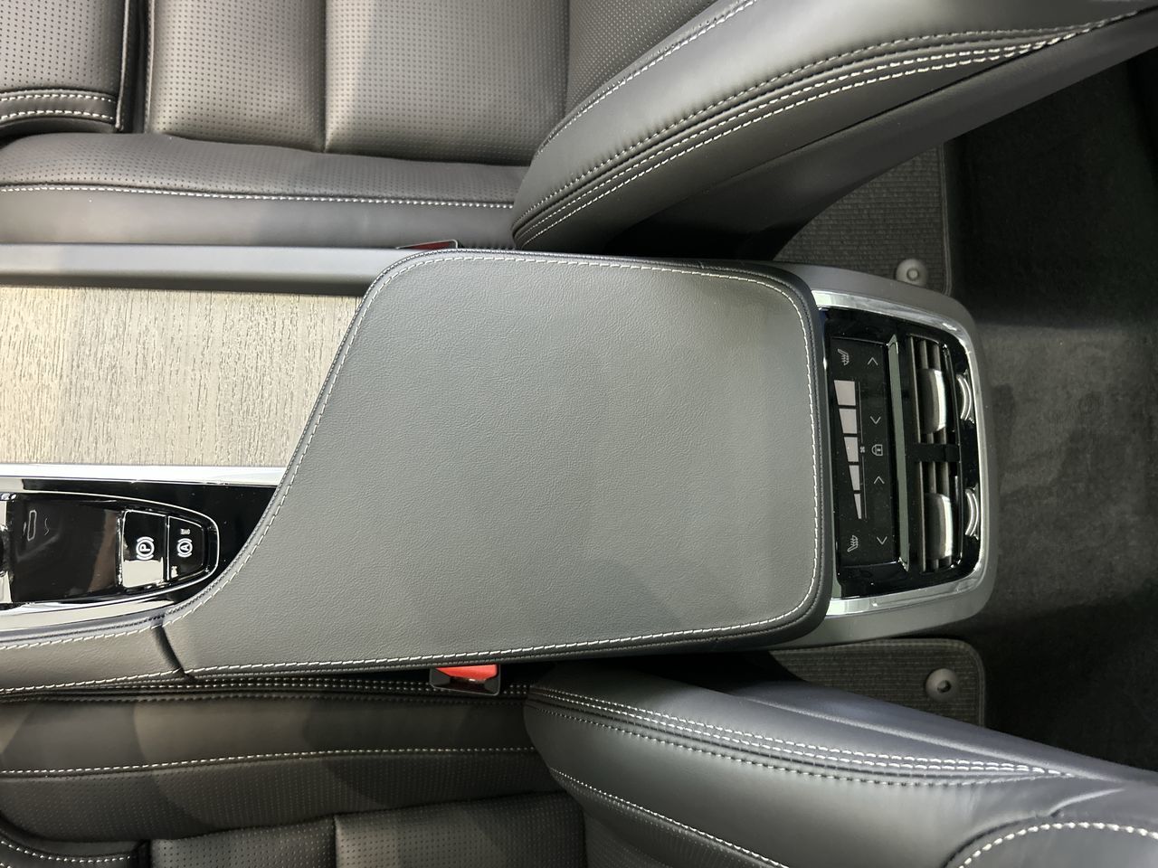 2026 Volvo V90 Cross Country in Richmond, British Columbia