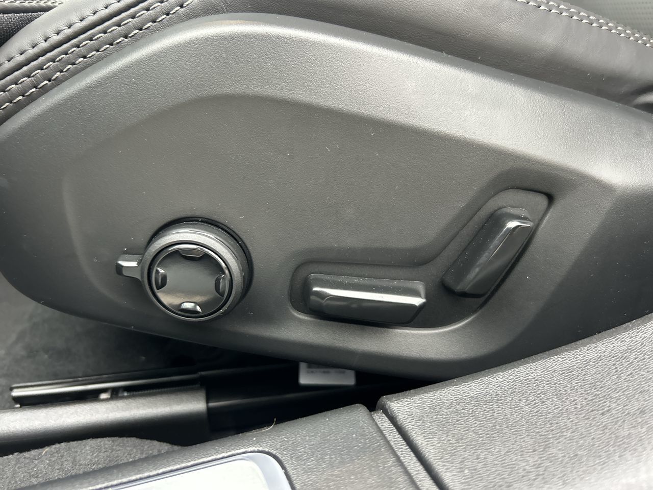 2026 Volvo V90 Cross Country in Richmond, British Columbia