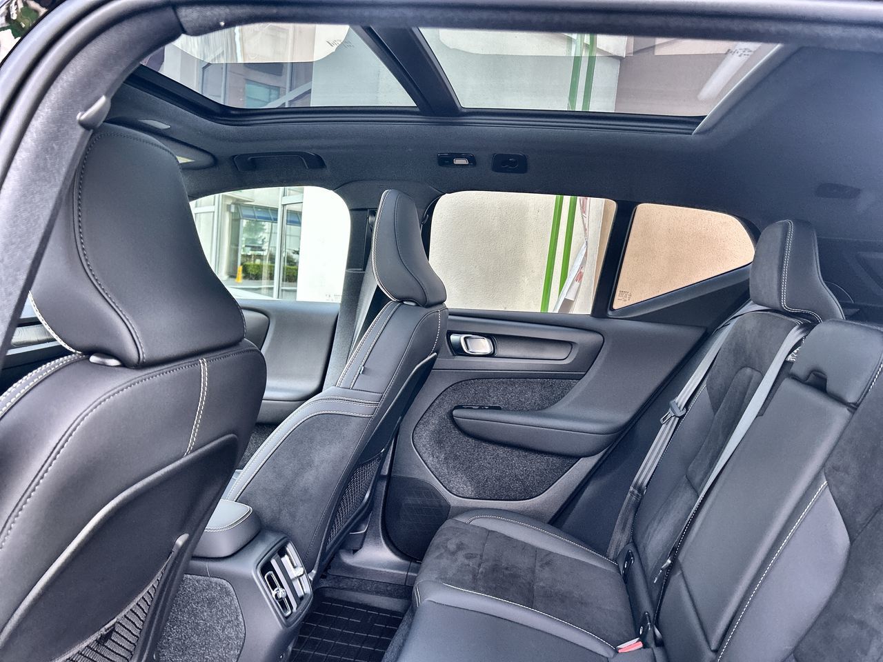 2024 Volvo XC40 Recharge Pure Electric in Richmond, British Columbia