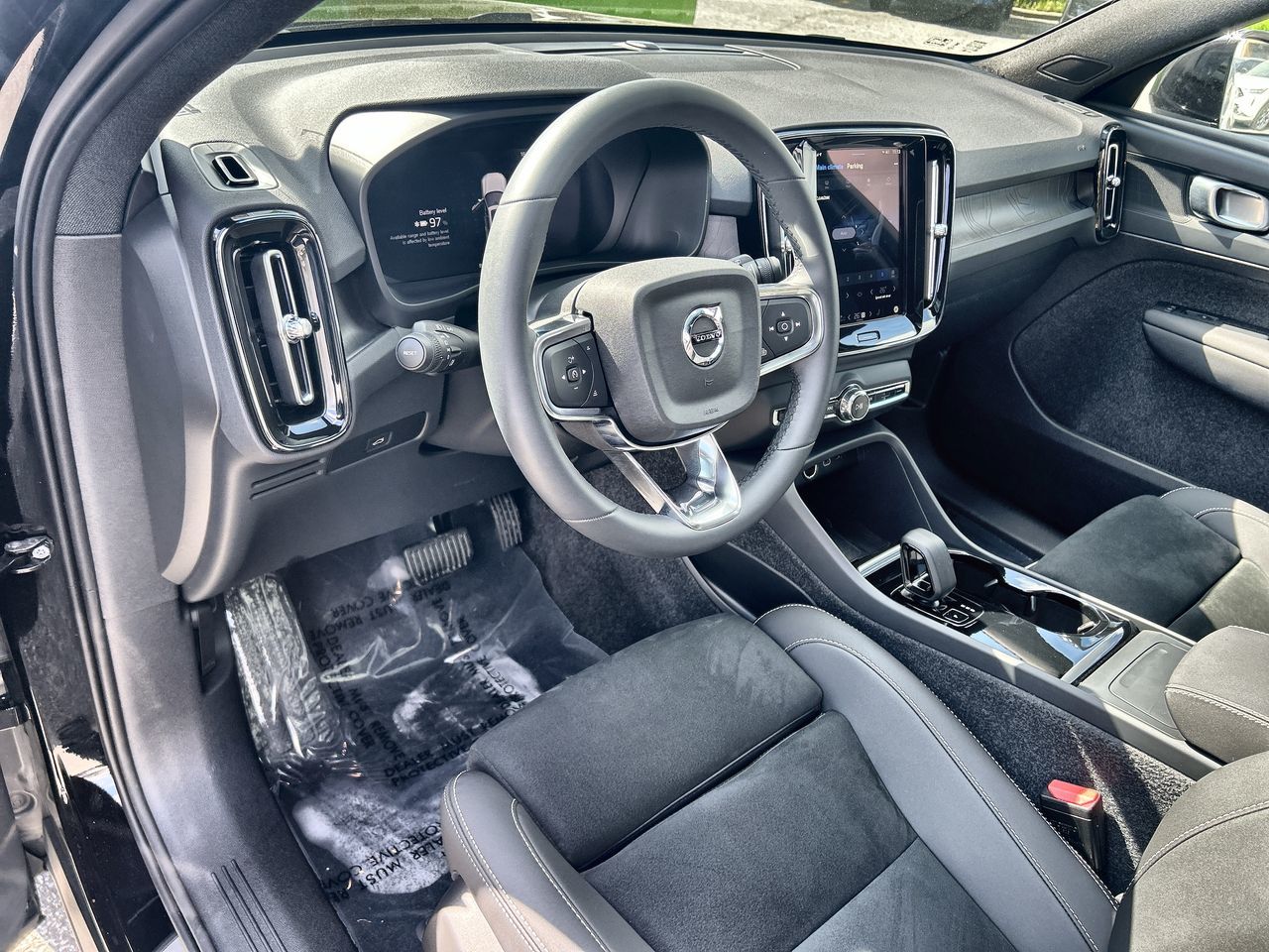2024 Volvo XC40 Recharge Pure Electric in Richmond, British Columbia