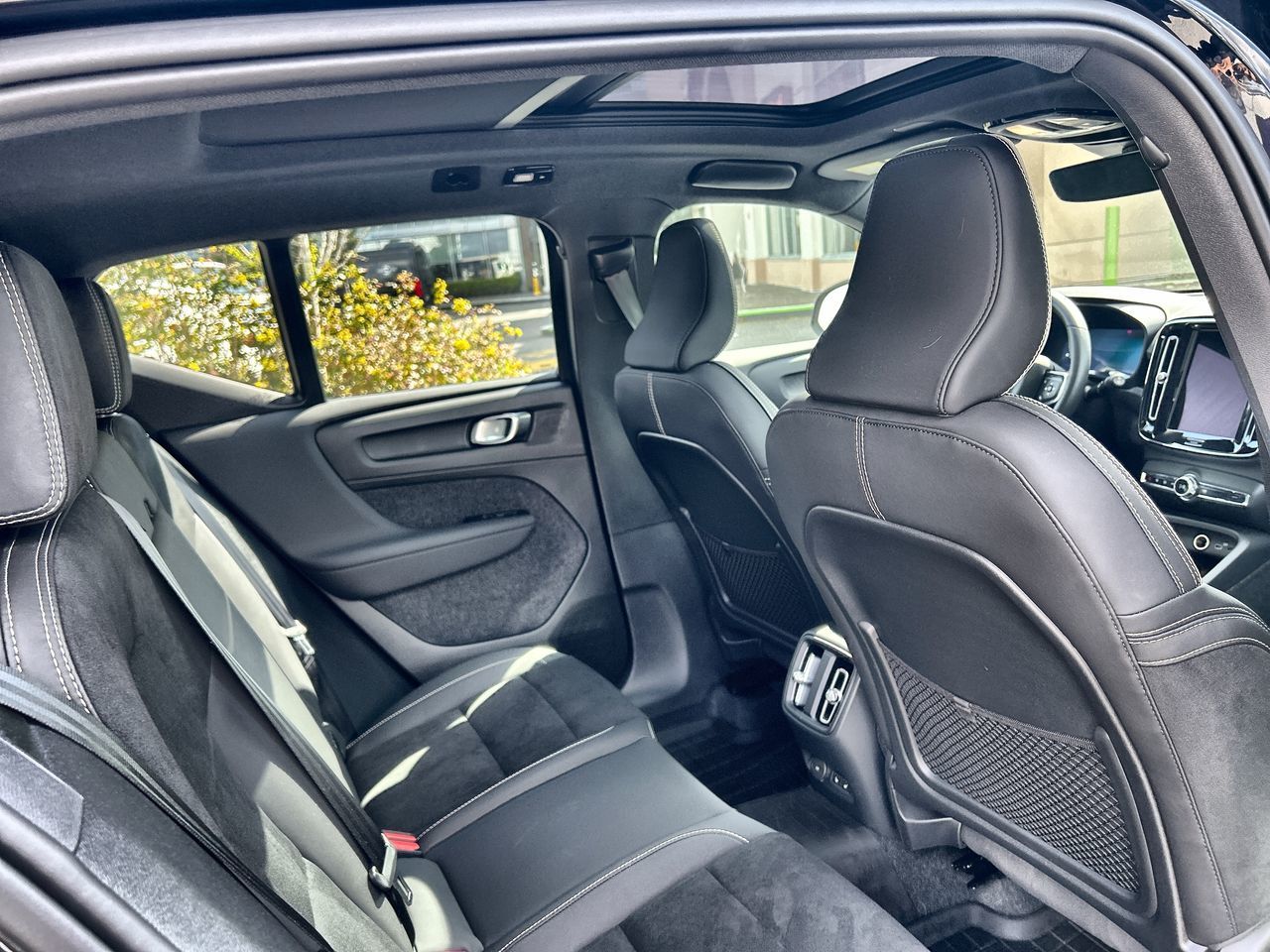 2024 Volvo XC40 Recharge Pure Electric in Richmond, British Columbia