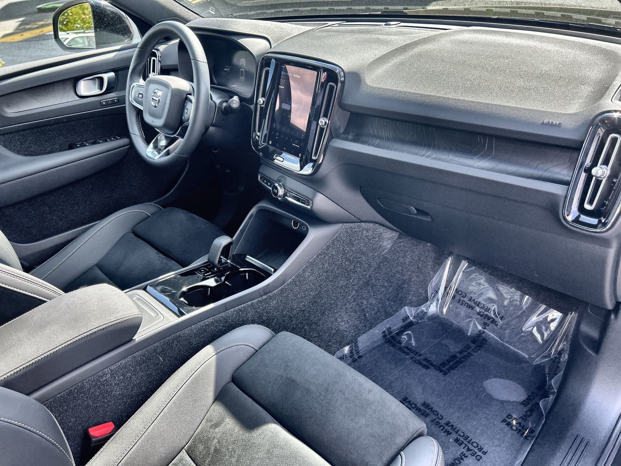 2024 Volvo XC40 Recharge Pure Electric in Richmond, British Columbia