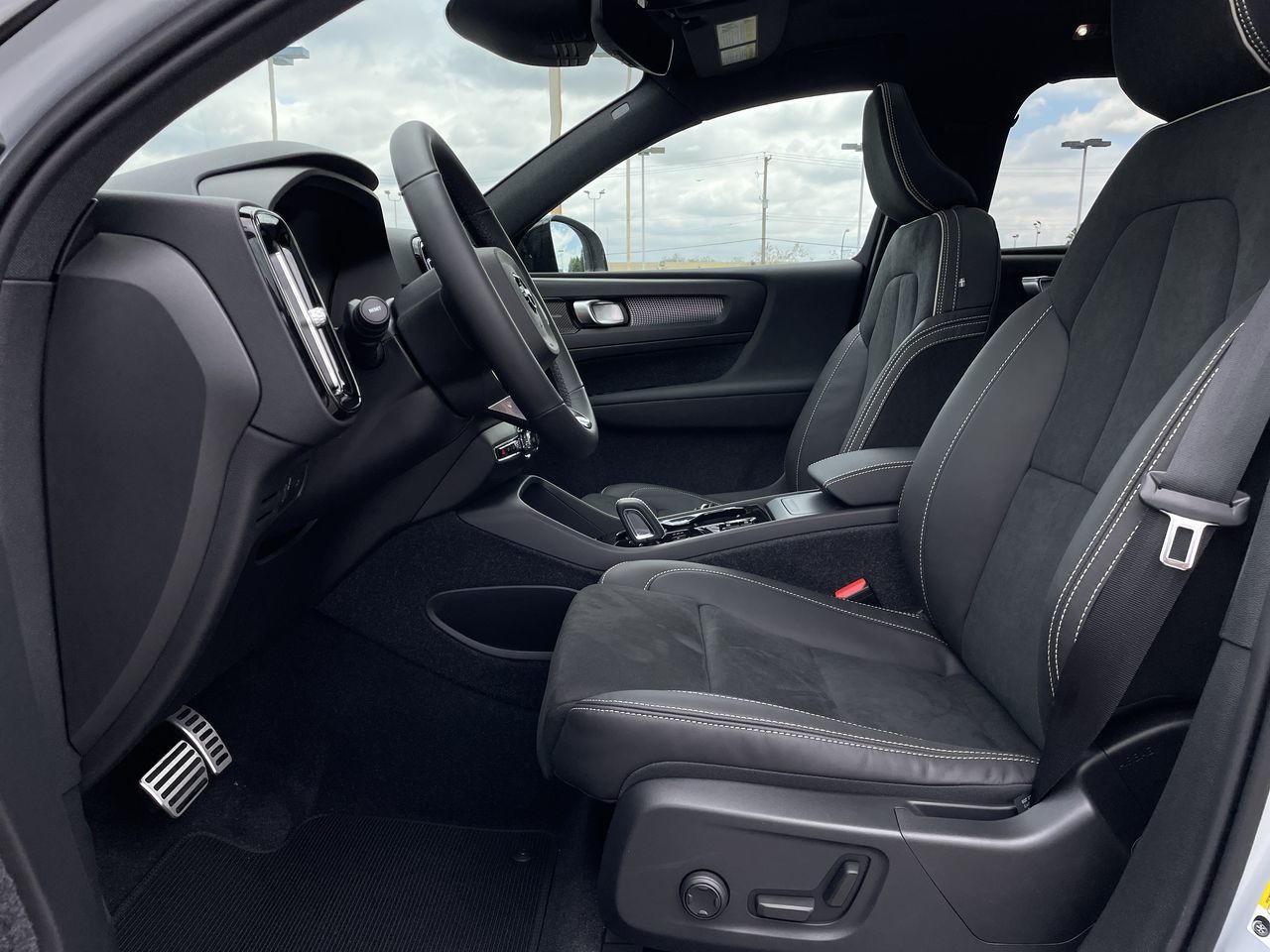 2022 Volvo XC40 in Richmond, British Columbia