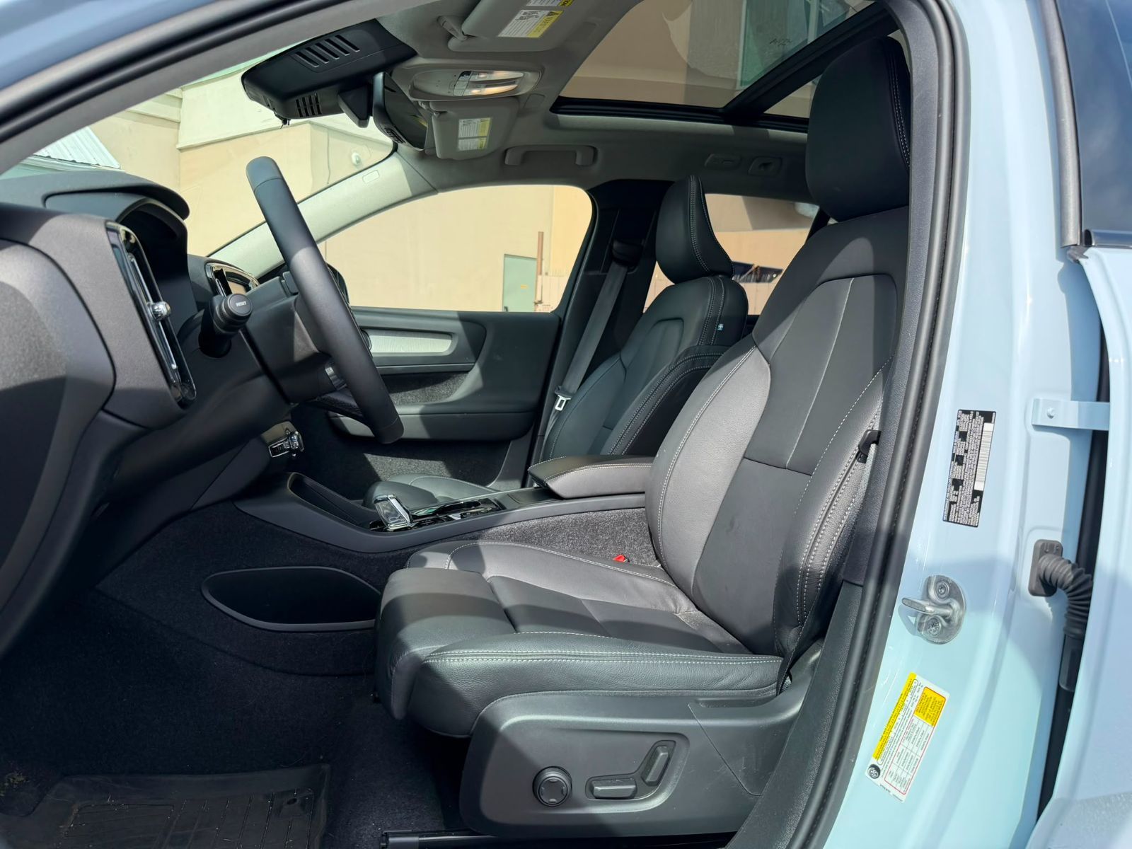 2022 Volvo XC40 in Richmond, British Columbia