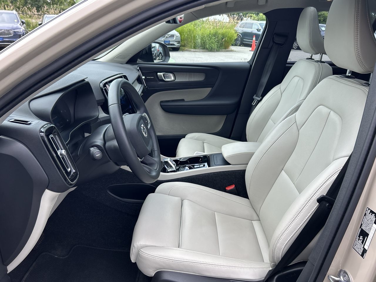 2025 Volvo XC40 in Richmond, British Columbia