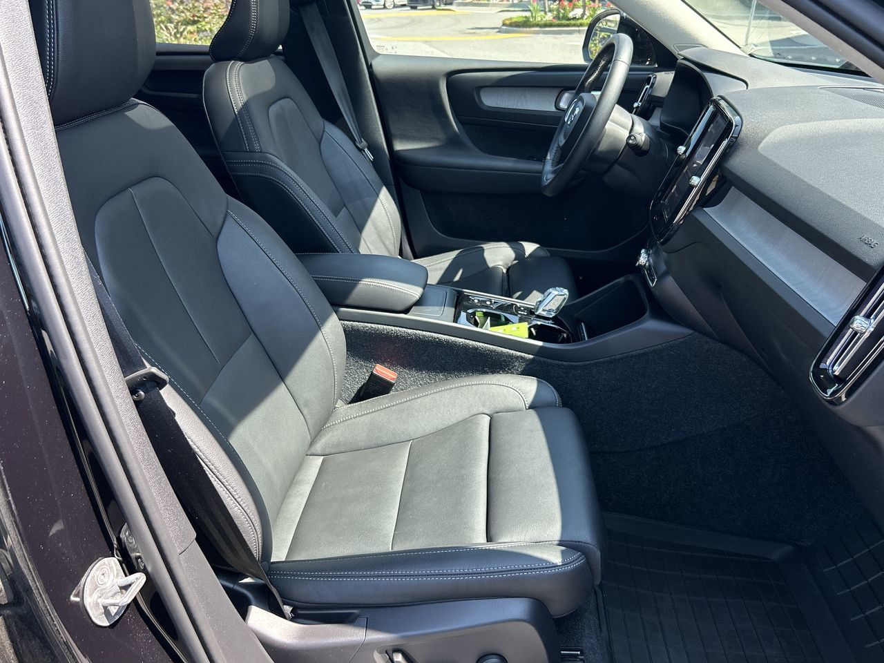 2025 Volvo XC40 in Richmond, British Columbia