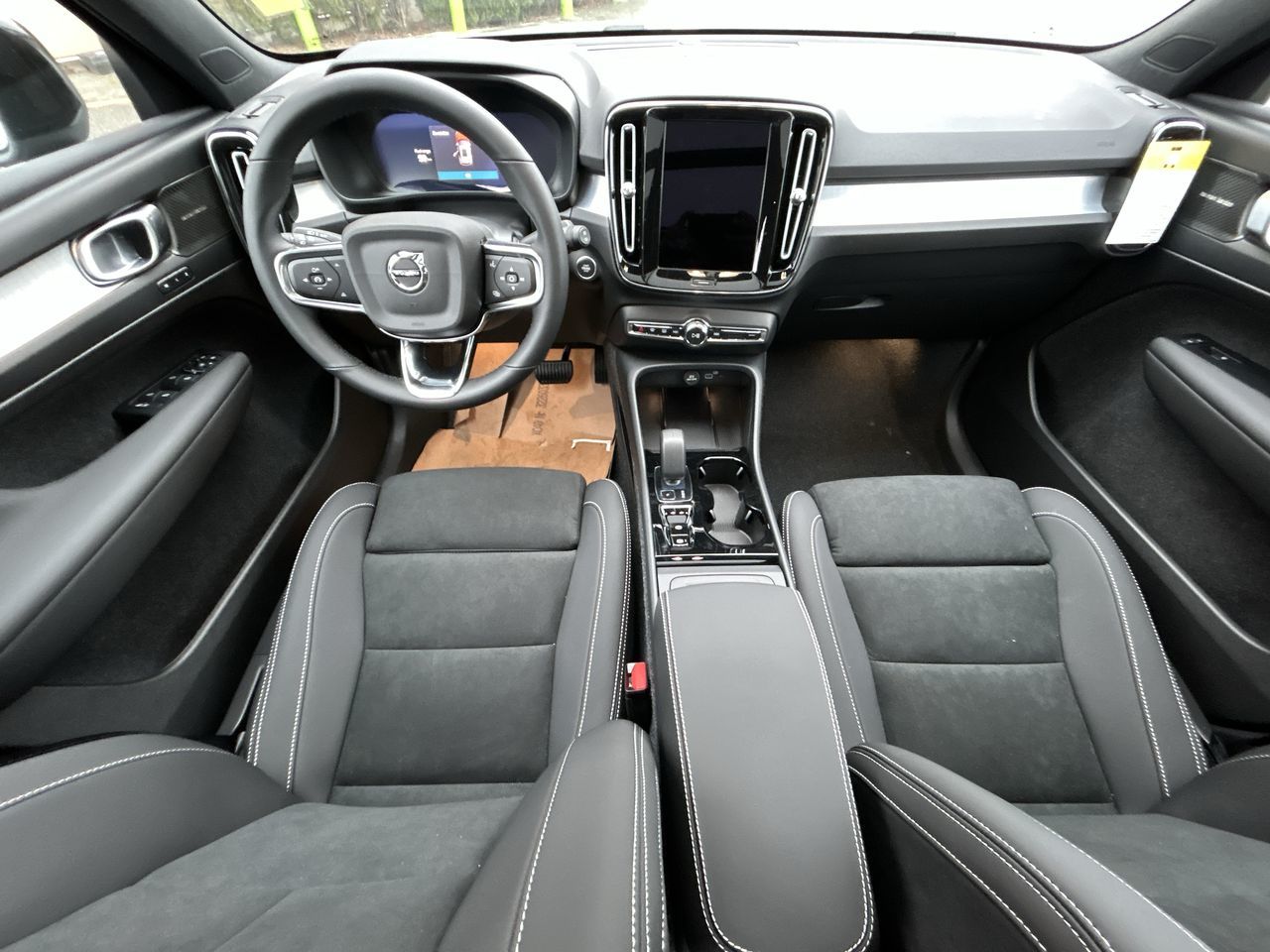 2026 Volvo XC40 in Richmond, British Columbia