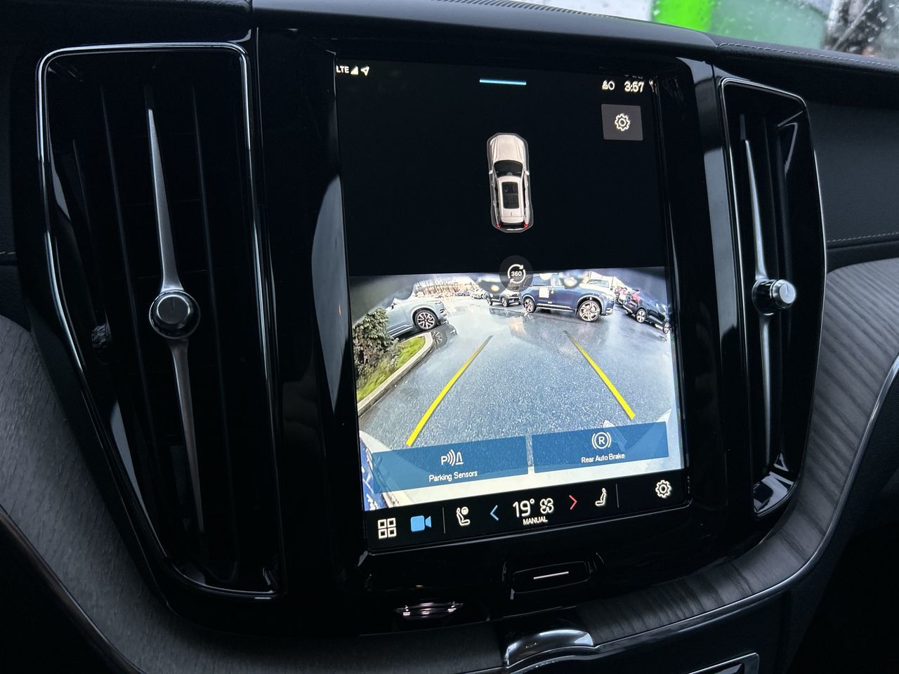 2025 Volvo XC60 Plug-in Hybrid in Richmond, British Columbia