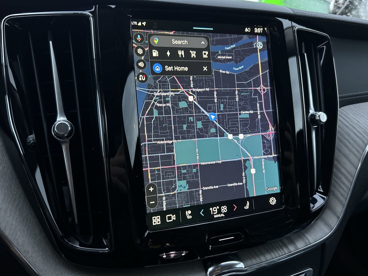 2025 Volvo XC60 Plug-in Hybrid in Richmond, British Columbia