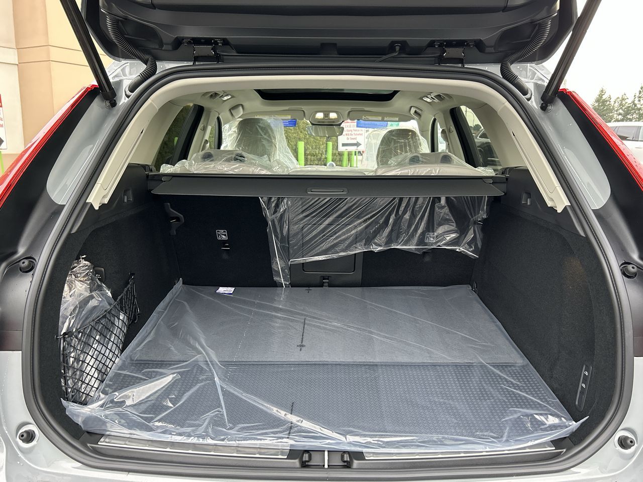 2025 Volvo XC60 Plug-in Hybrid in Richmond, British Columbia