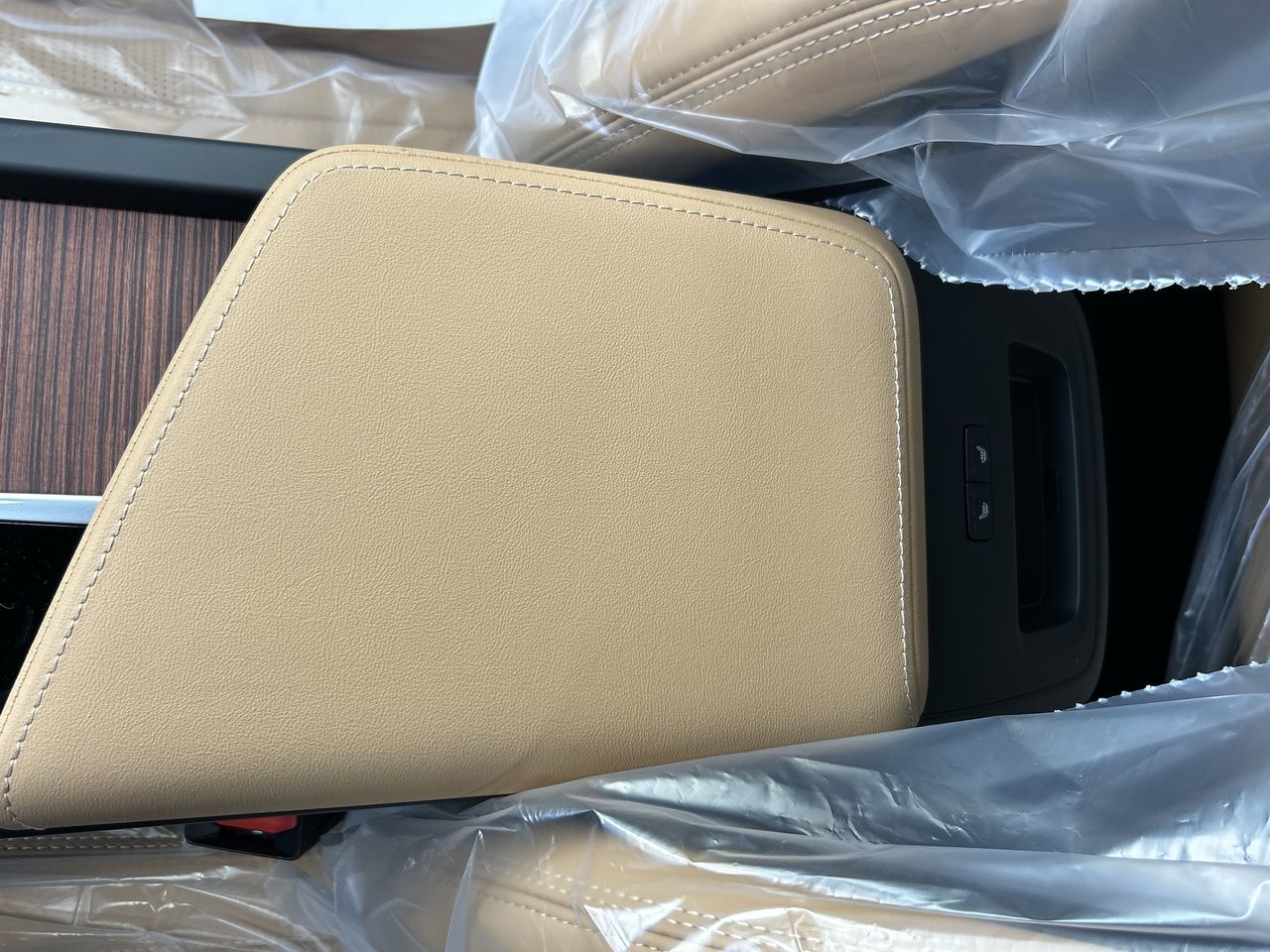 2025 Volvo XC60 Plug-in Hybrid in Richmond, British Columbia