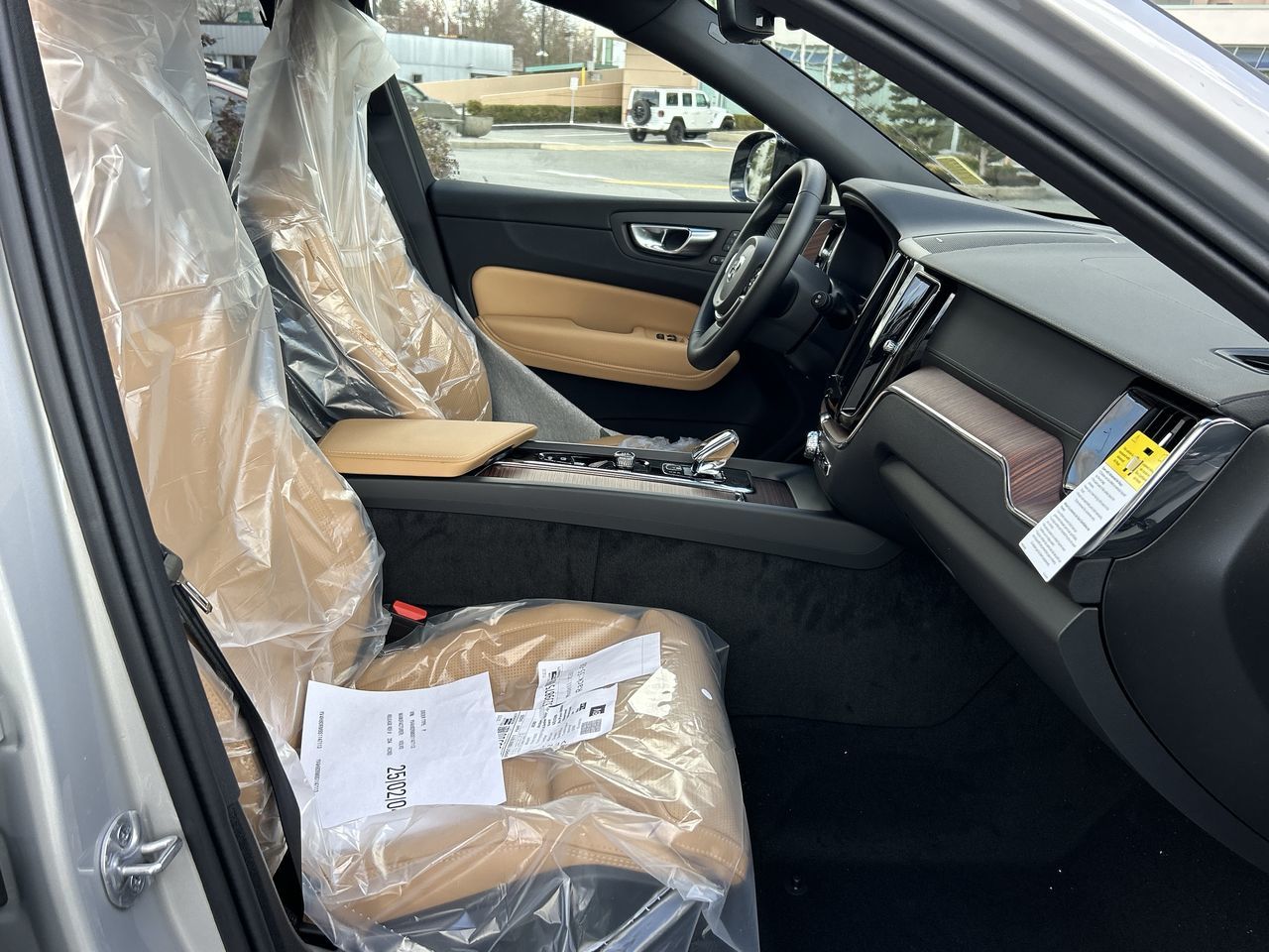 2025 Volvo XC60 Plug-in Hybrid in Richmond, British Columbia