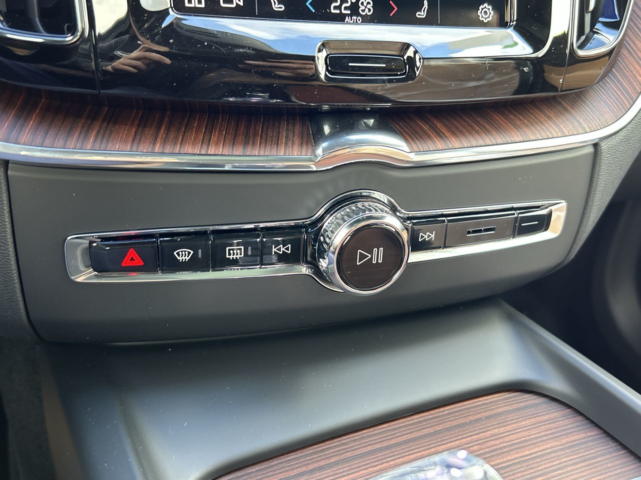 2025 Volvo XC60 Plug-in Hybrid in Richmond, British Columbia