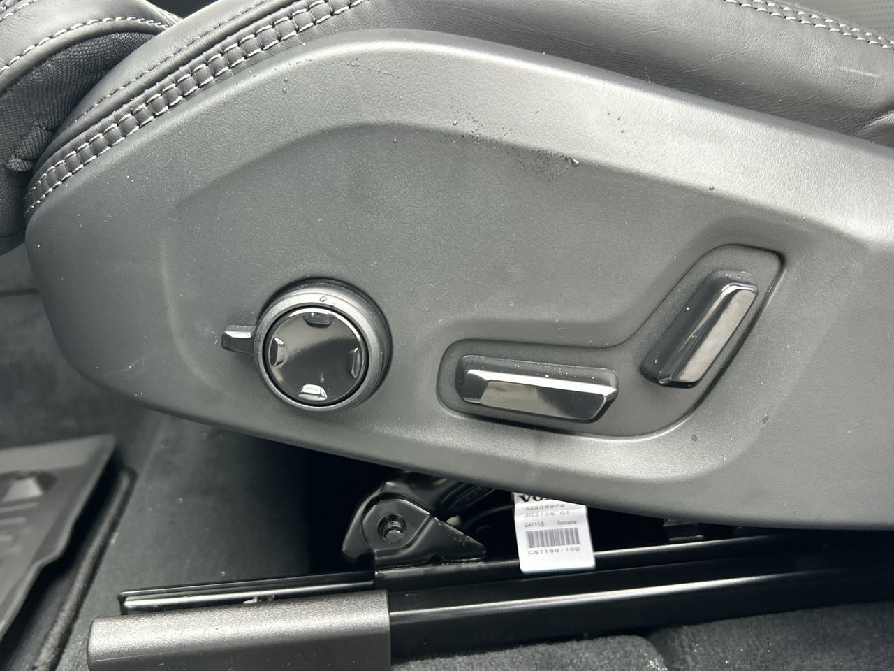2025 Volvo XC60 Plug-in Hybrid in Richmond, British Columbia