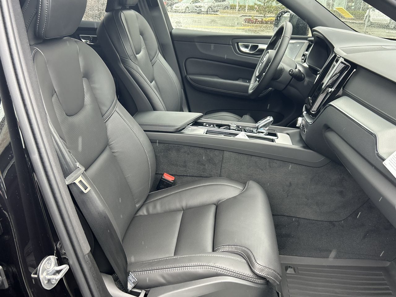 2025 Volvo XC60 Plug-in Hybrid in Richmond, British Columbia