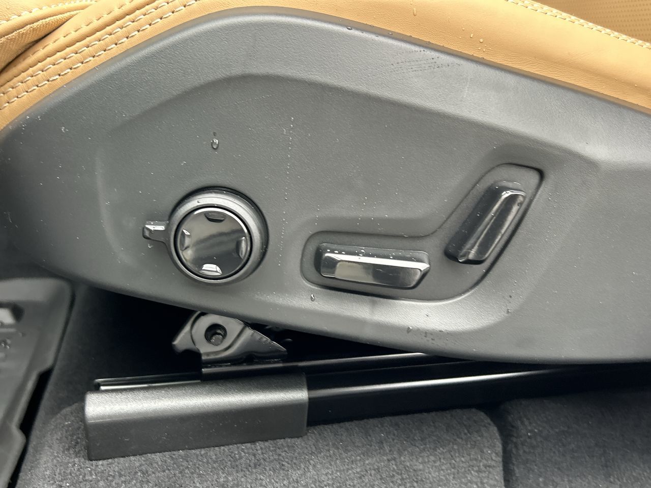 2025 Volvo XC60 Plug-in Hybrid in Richmond, British Columbia