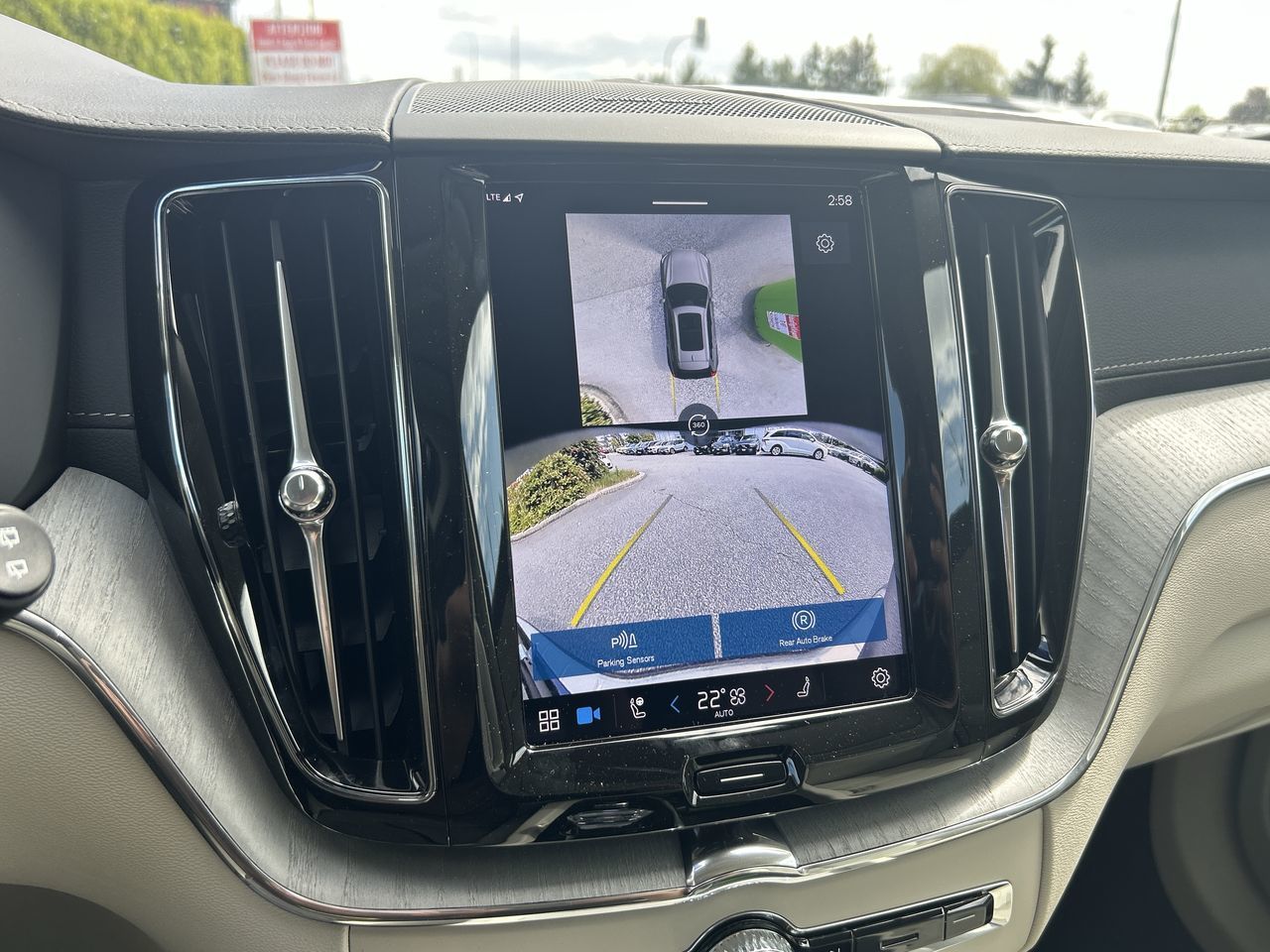 2025 Volvo XC60 Plug-in Hybrid in Richmond, British Columbia