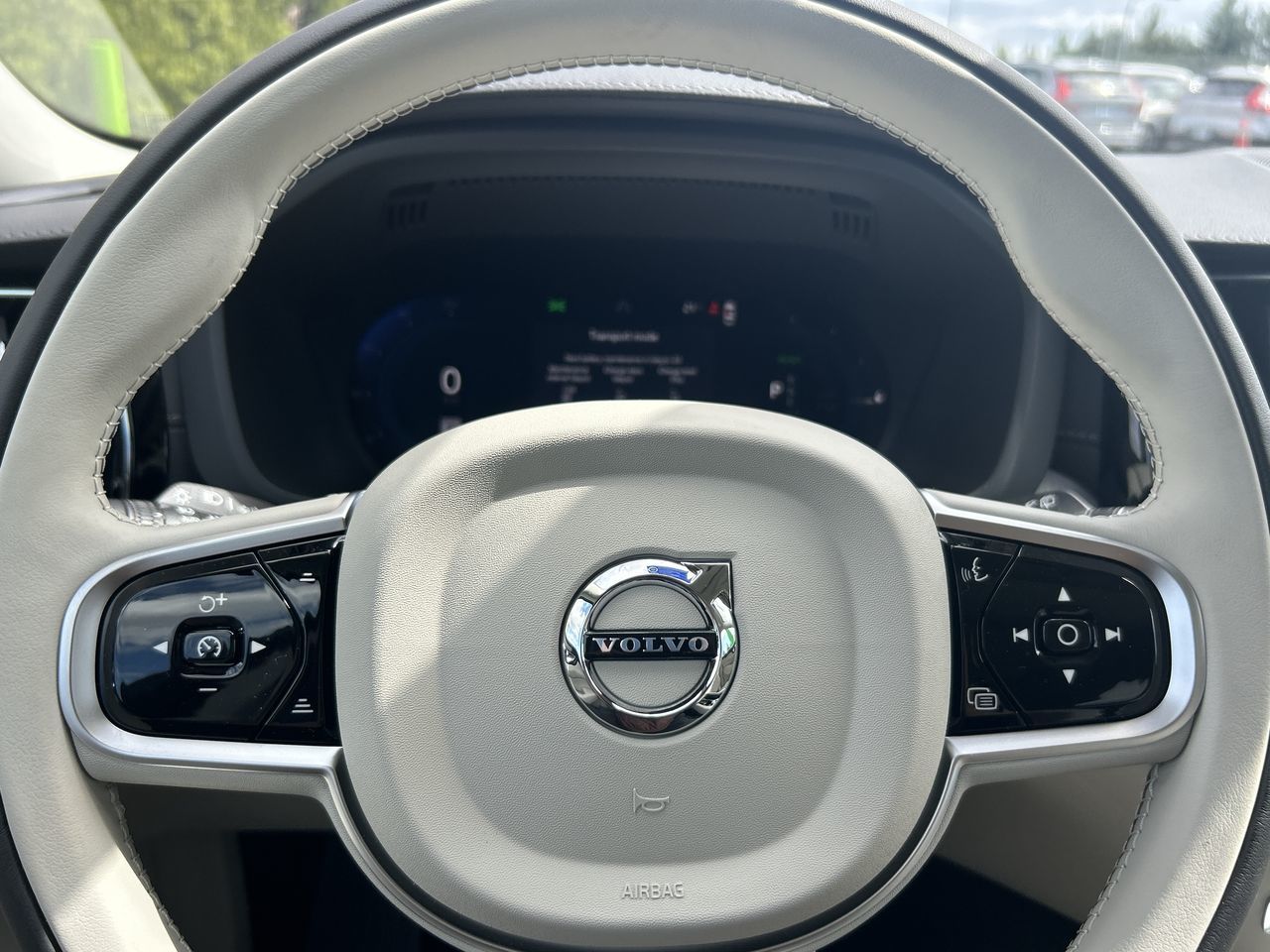 2025 Volvo XC60 Plug-in Hybrid in Richmond, British Columbia