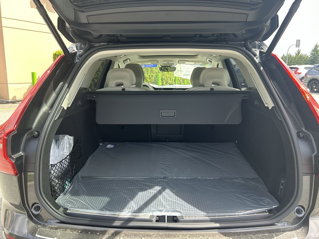 2025 Volvo XC60 Plug-in Hybrid in Richmond, British Columbia