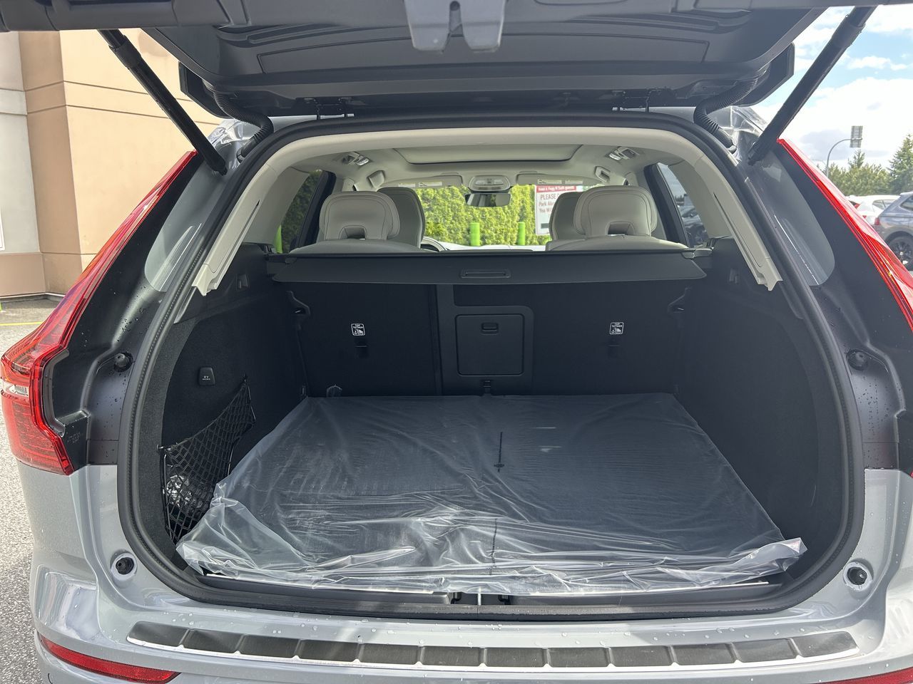 2025 Volvo XC60 Plug-in Hybrid in Richmond, British Columbia