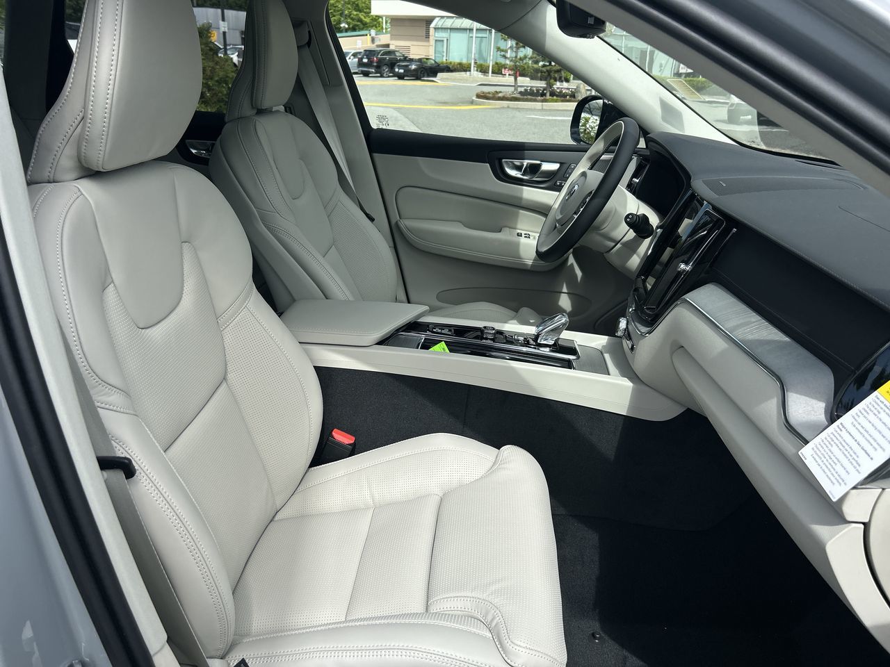 2025 Volvo XC60 Plug-in Hybrid in Richmond, British Columbia