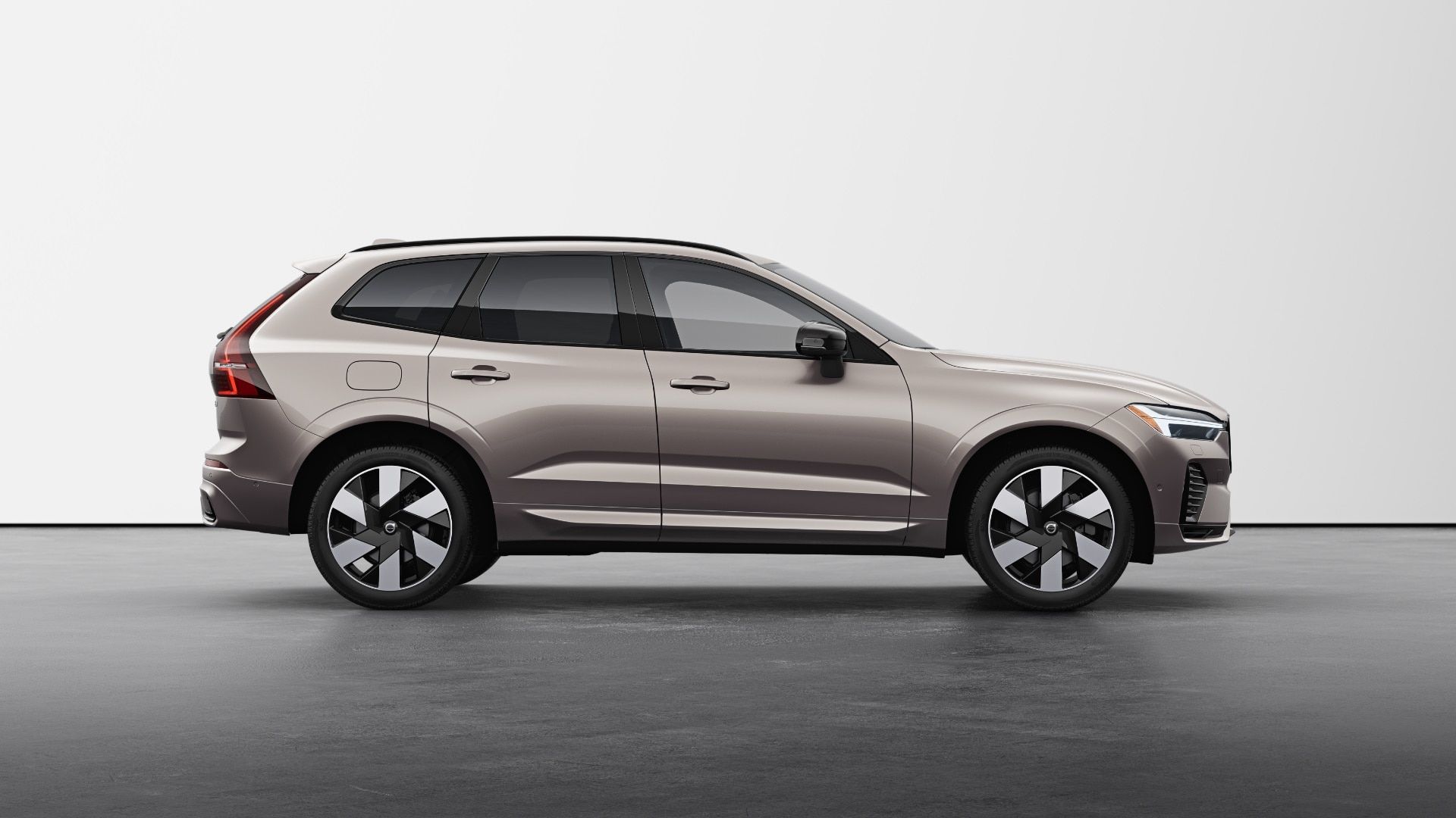 2025 Volvo XC60 Plug-in Hybrid in Richmond, British Columbia
