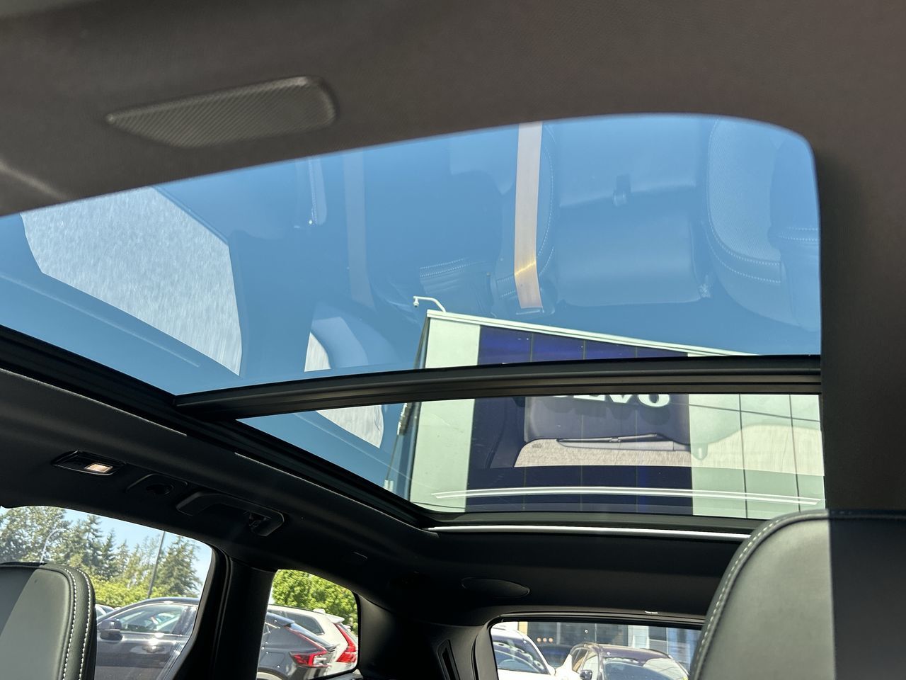 2025 Volvo XC60 Plug-in Hybrid in Richmond, British Columbia