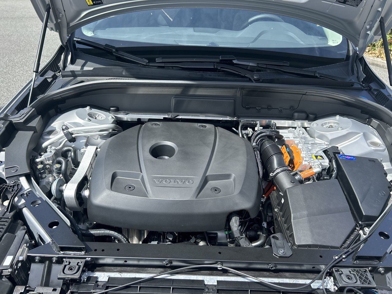 2025 Volvo XC60 Plug-in Hybrid in Richmond, British Columbia