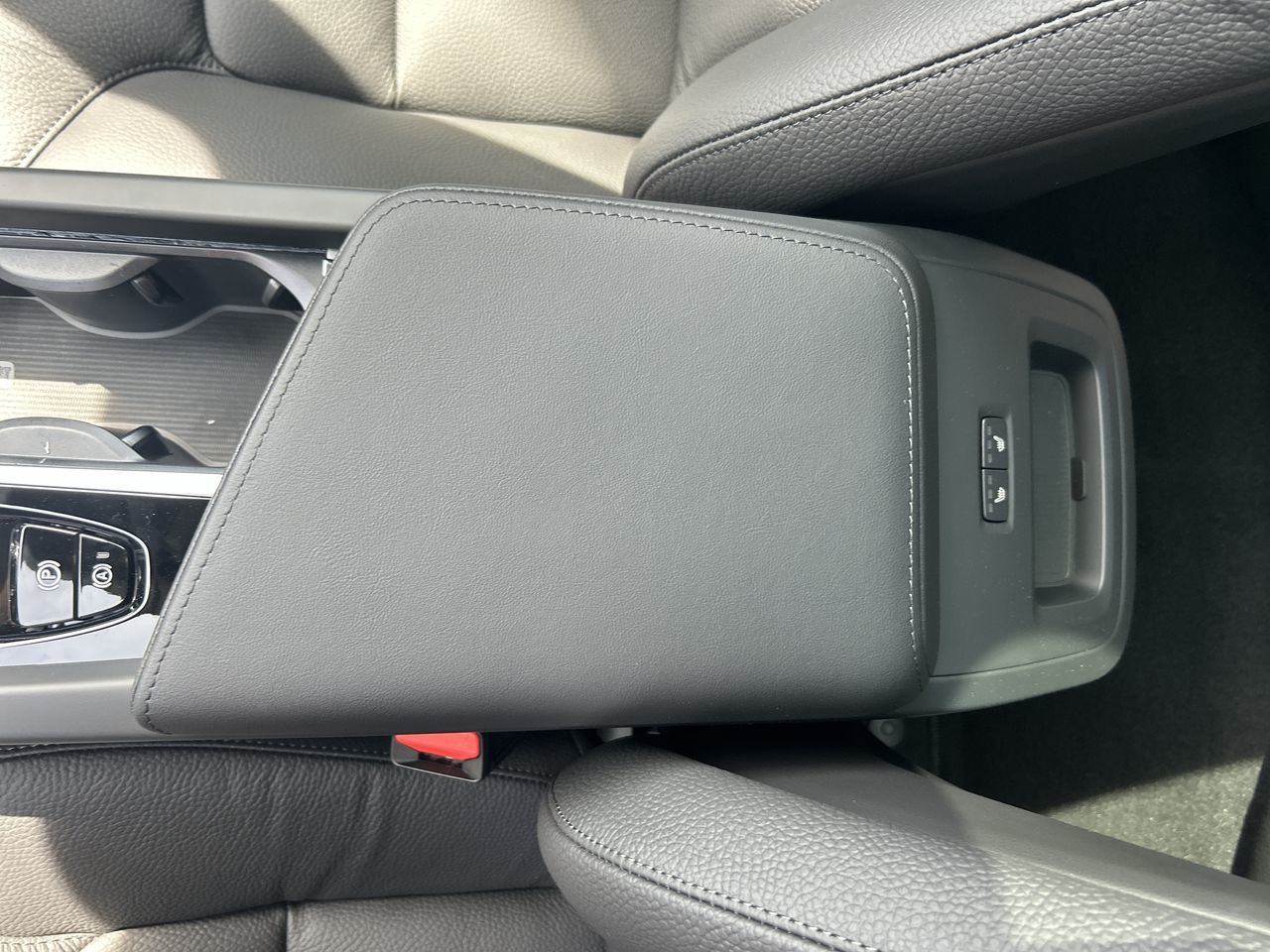 2025 Volvo XC60 Plug-in Hybrid in Richmond, British Columbia