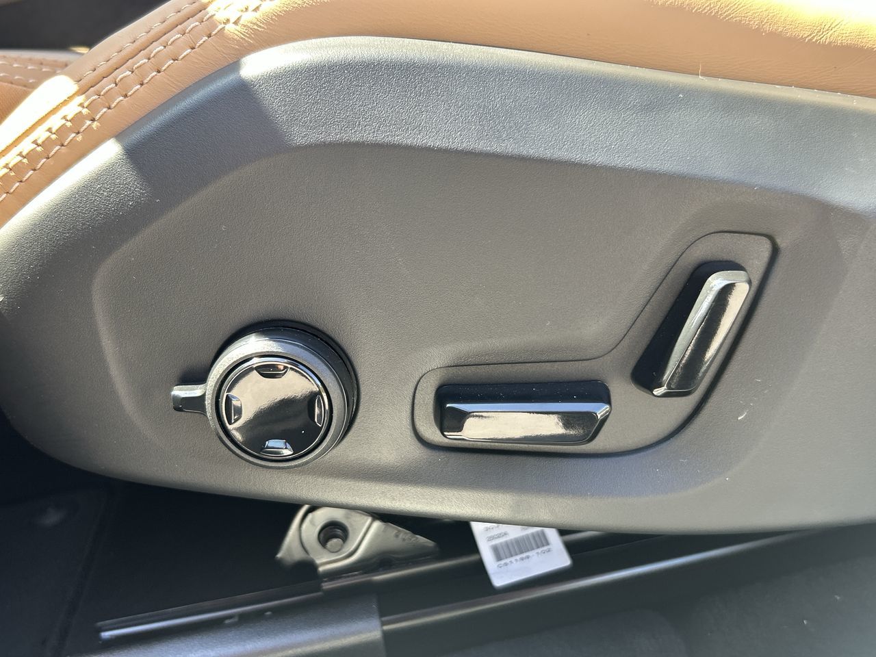 2025 Volvo XC60 Plug-in Hybrid in Richmond, British Columbia