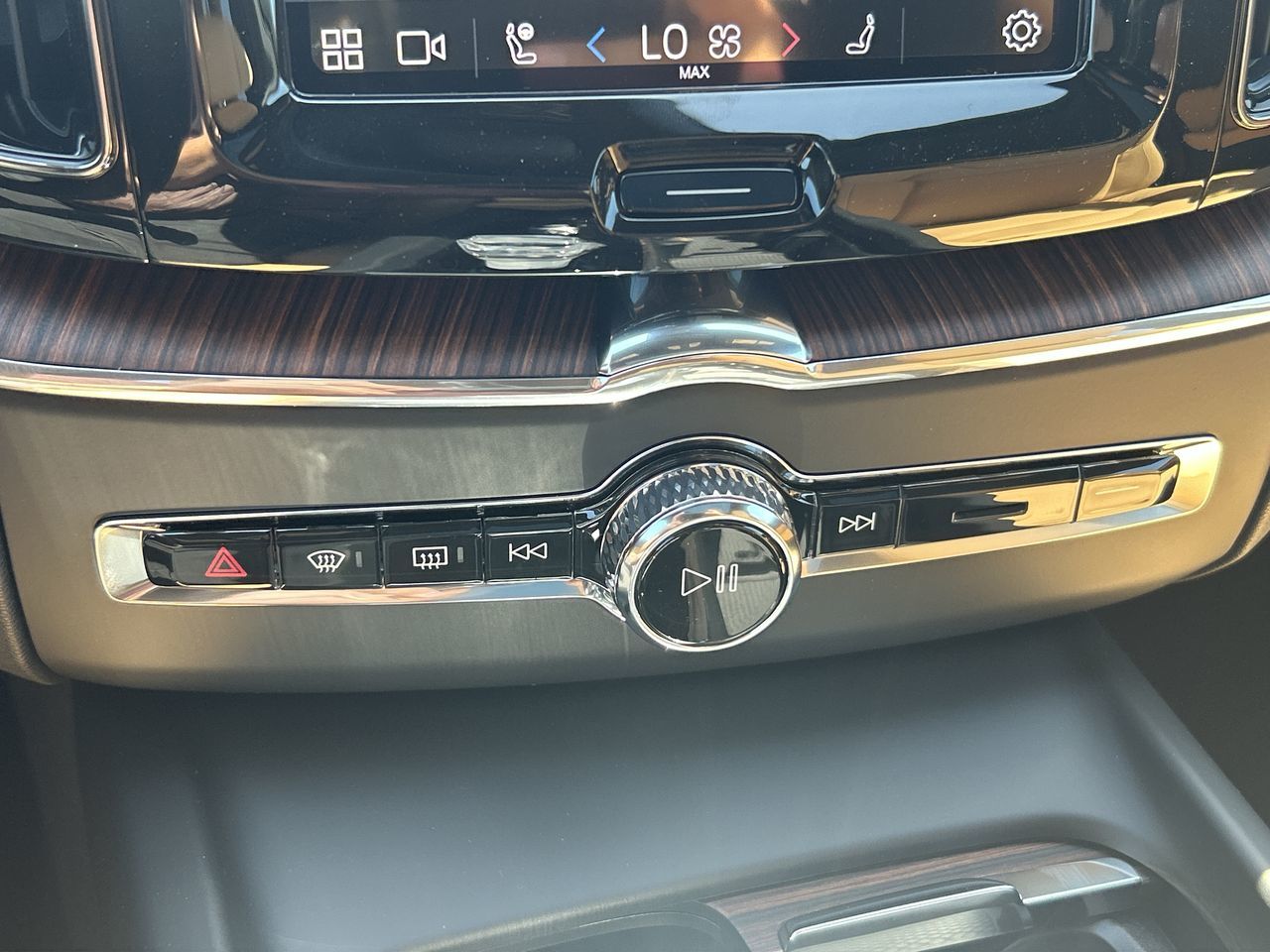 2025 Volvo XC60 Plug-in Hybrid in Richmond, British Columbia