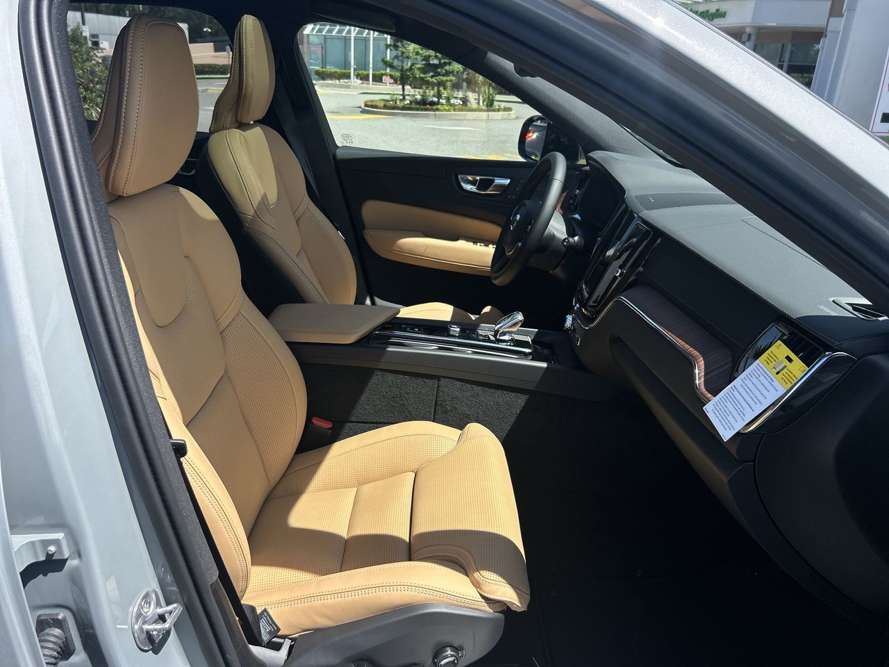 2025 Volvo XC60 Plug-in Hybrid in Richmond, British Columbia