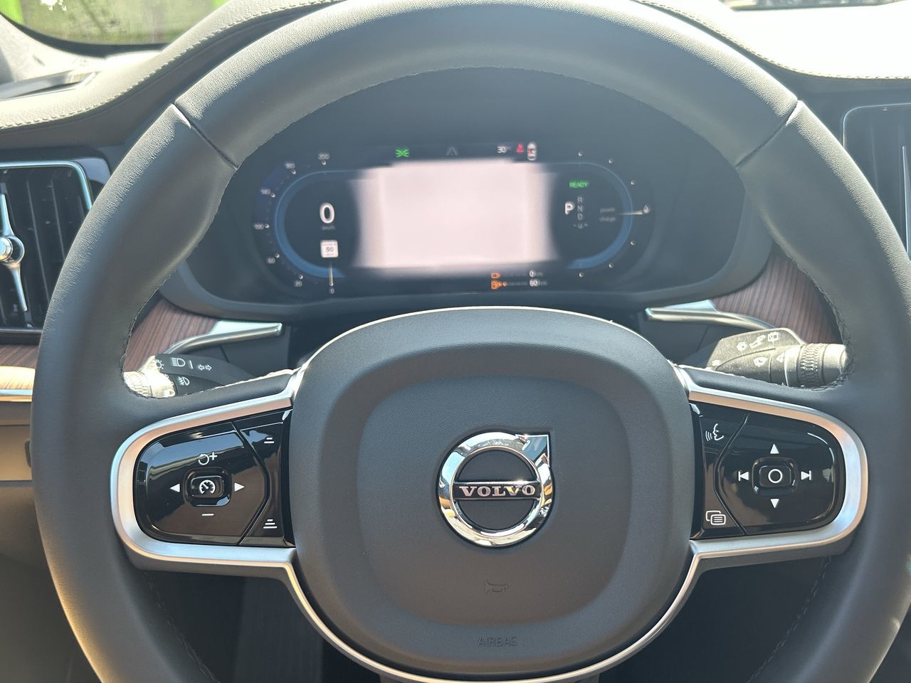 2025 Volvo XC60 Plug-in Hybrid in Richmond, British Columbia