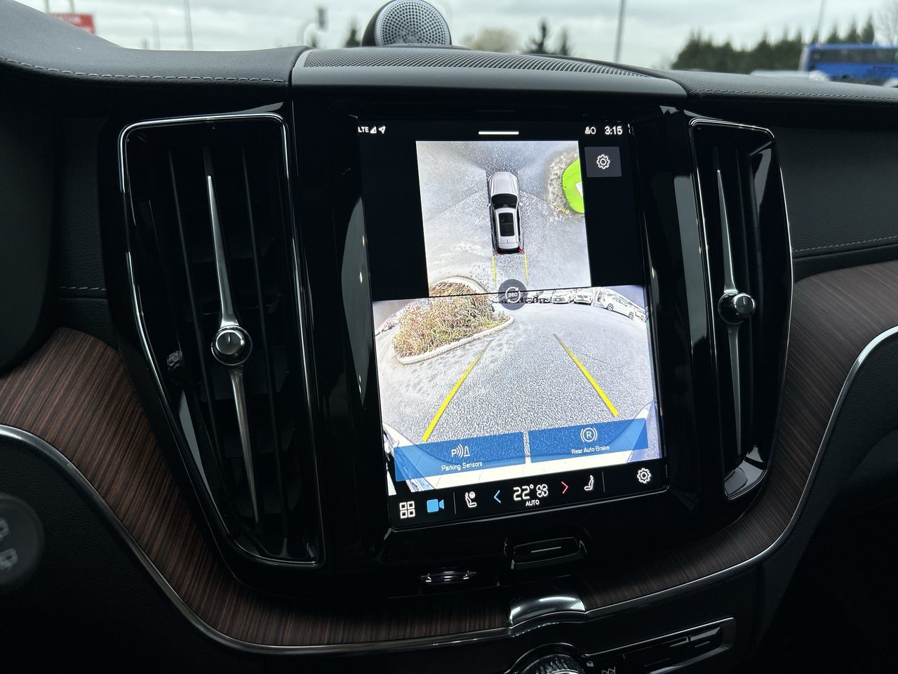 2025 Volvo XC60 Plug-In Hybrid in Richmond, British Columbia