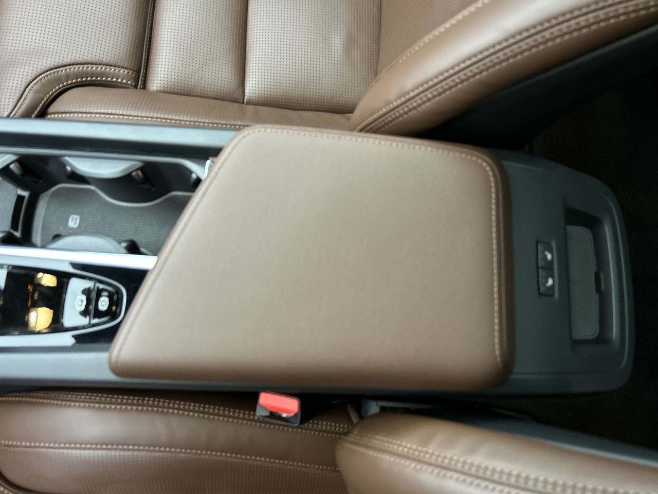 2025 Volvo XC60 Plug-In Hybrid in Richmond, British Columbia